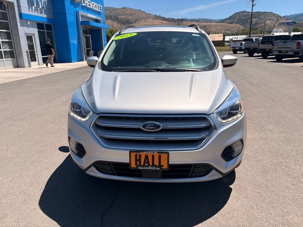 Used 2019 Ford Escape SEL with VIN 1FMCU9HD9KUC15008 for sale in Lakeview, OR