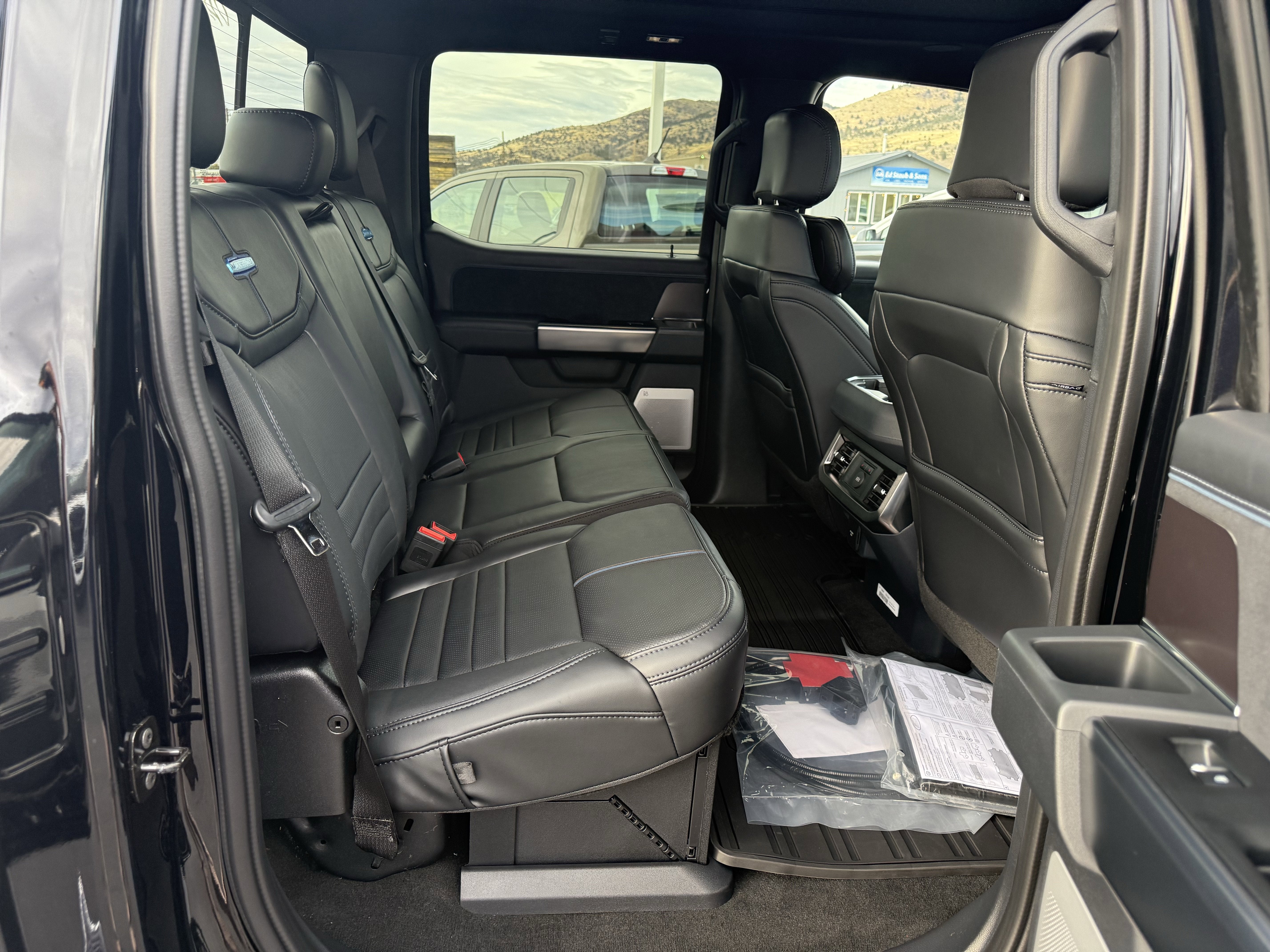 2026 Ford Super Duty F-350 SRW Platinum