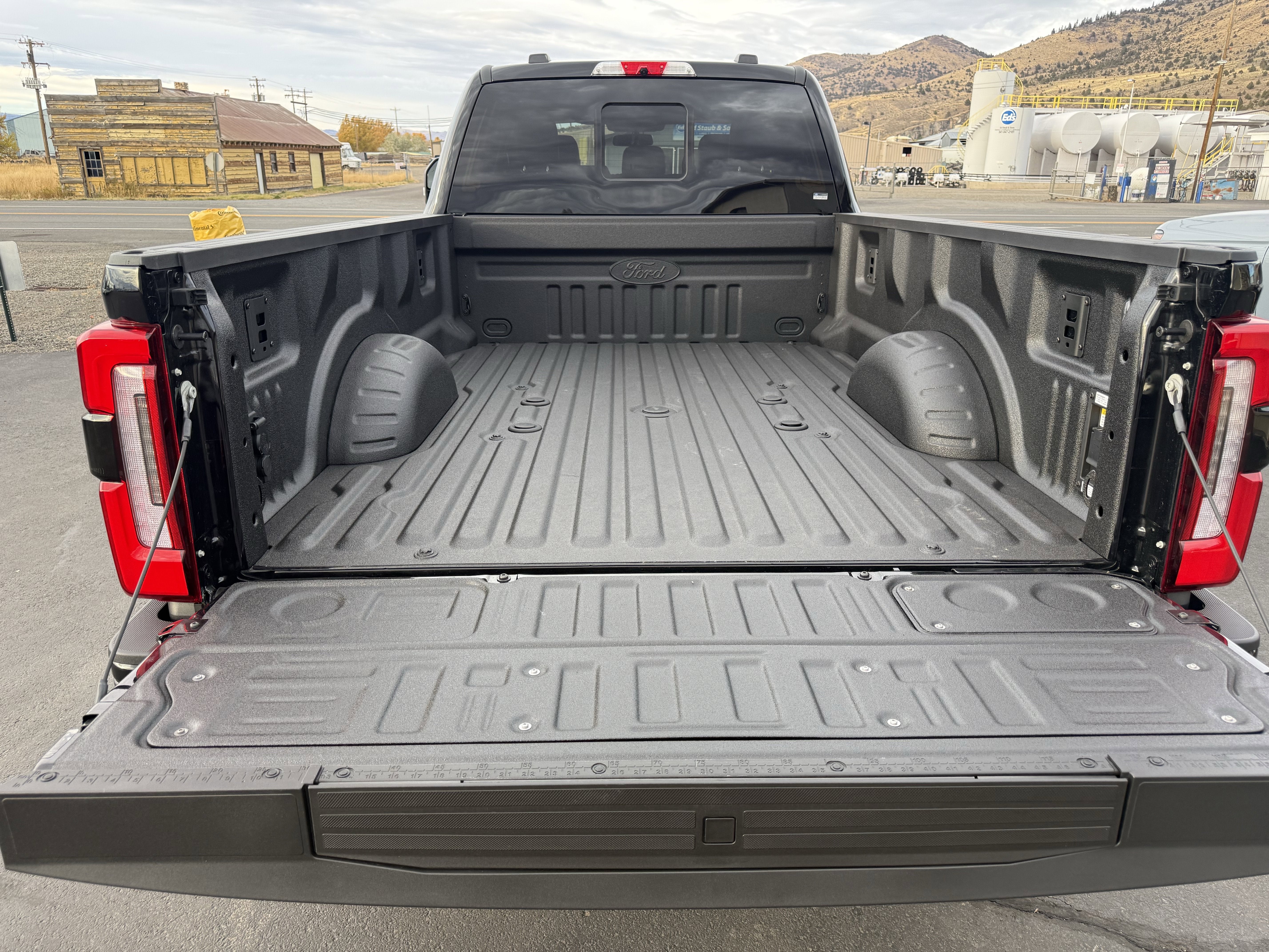 2026 Ford Super Duty F-350 SRW Platinum