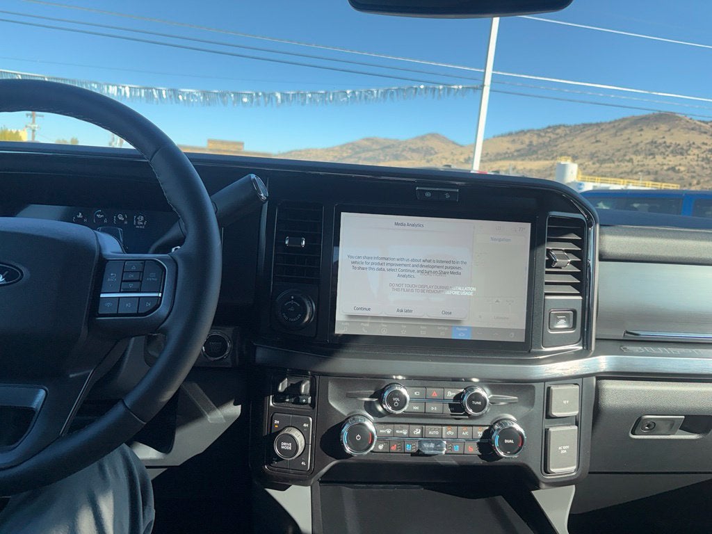 2027 Ford F-350SD Lariat