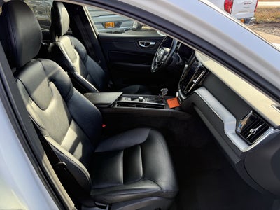 2018 Volvo XC60 Momentum