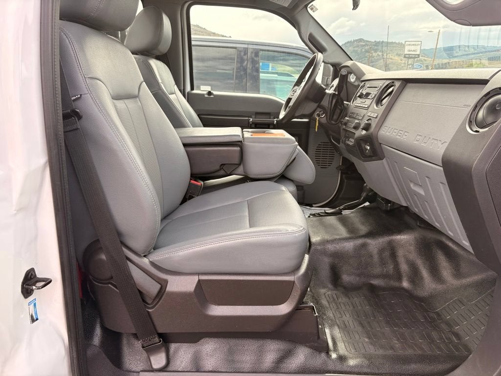 2016 Ford Super Duty F-550 DRW XL